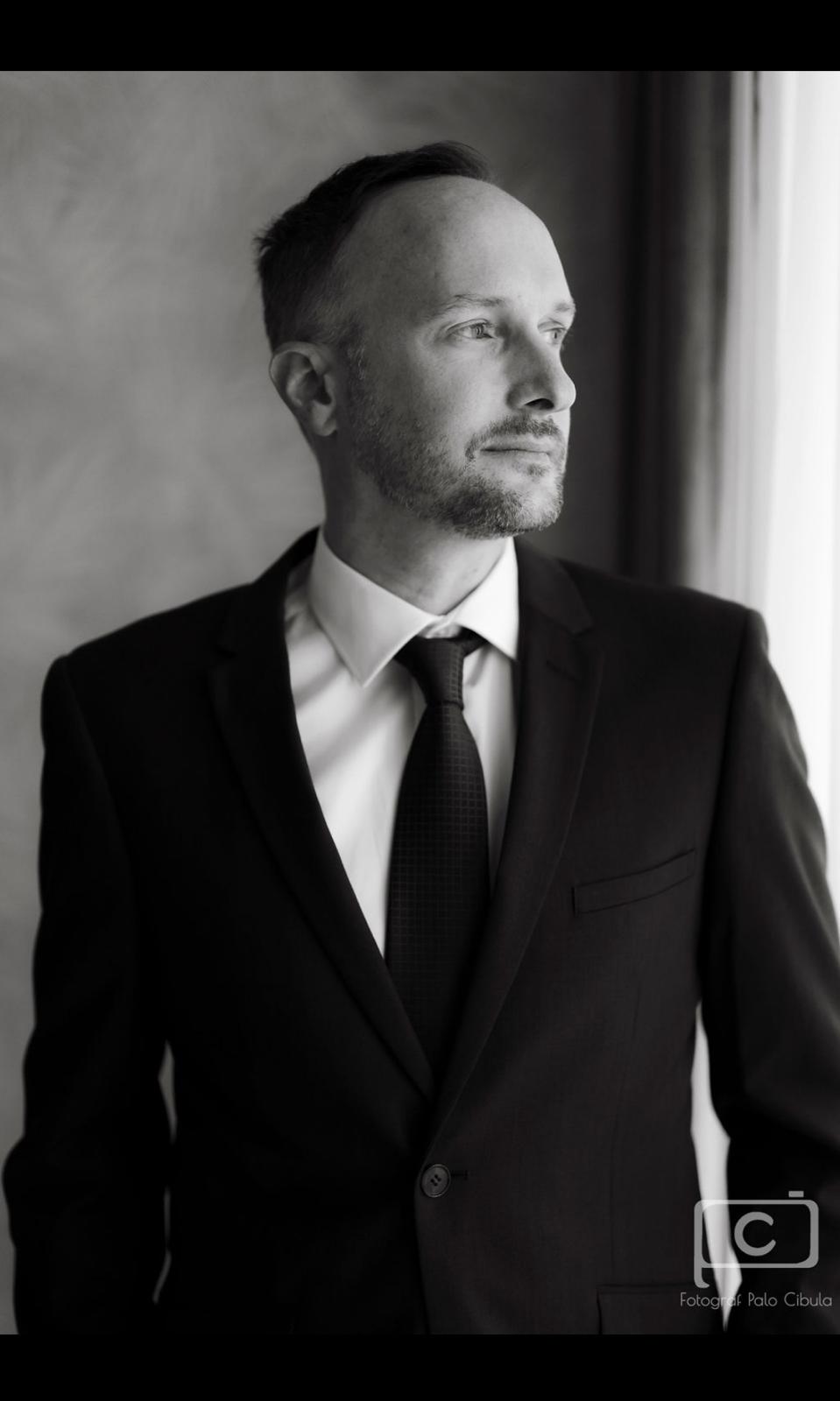 Adrian Swift, Managing Director